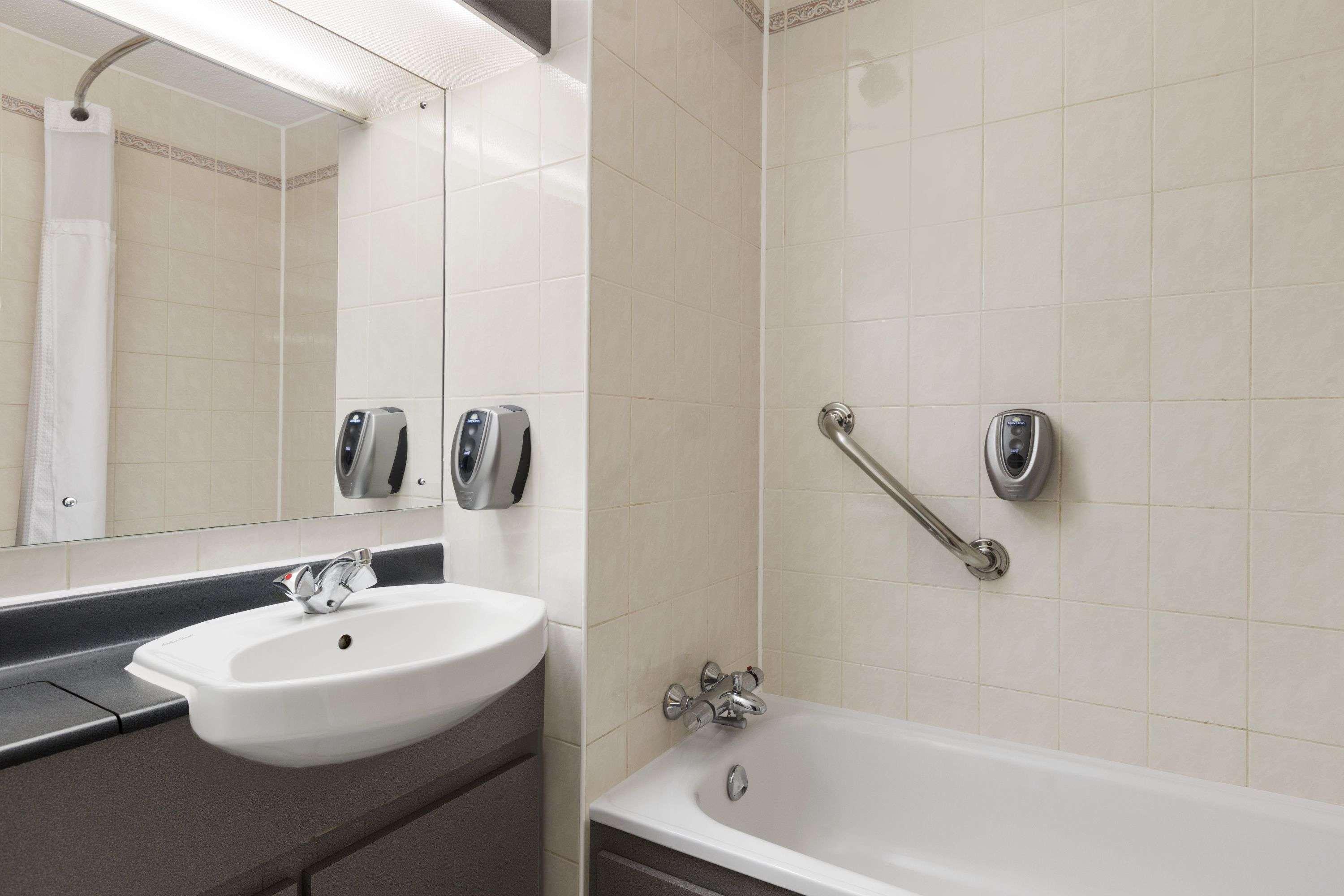 Days Inn Maidstone Eksteriør bilde