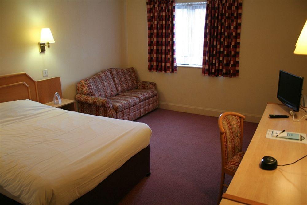 Days Inn Maidstone Eksteriør bilde