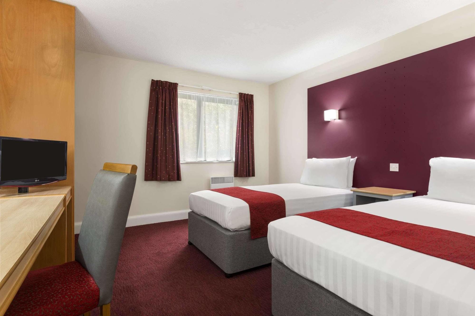 Days Inn Maidstone Eksteriør bilde