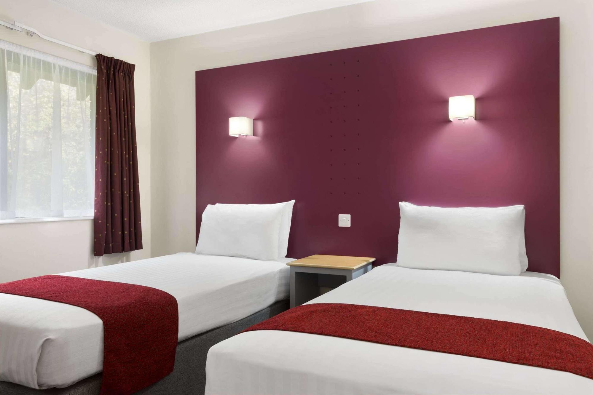 Days Inn Maidstone Eksteriør bilde