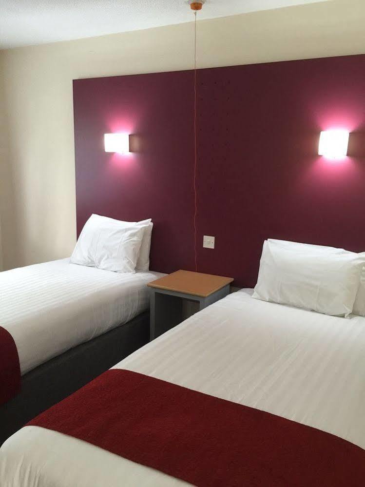 Days Inn Maidstone Eksteriør bilde
